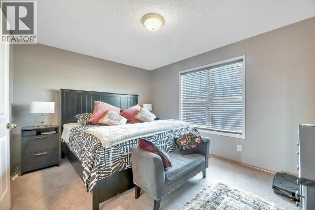 118 Tarington Close NE - 30