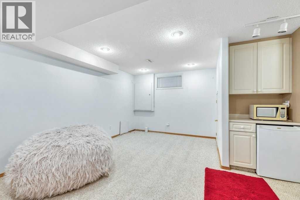 118 Tarington Close NE - 35