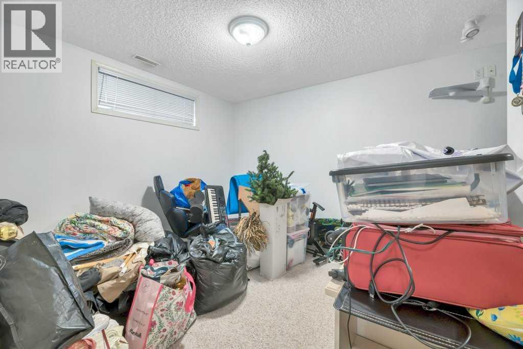118 Tarington Close NE - 38