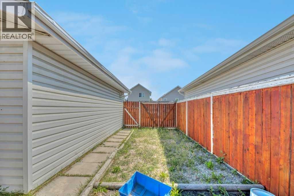 118 Tarington Close NE - 8