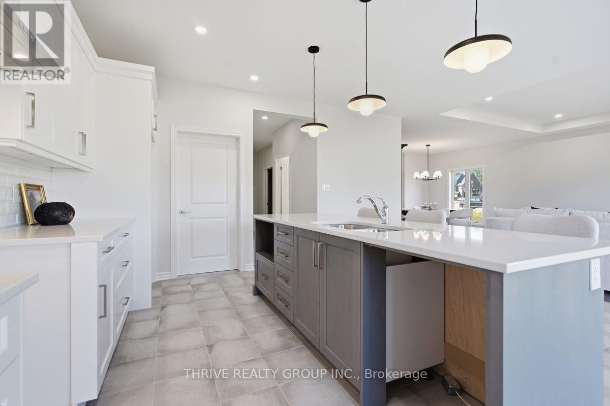 64 BASIL CRESCENT - Image 22