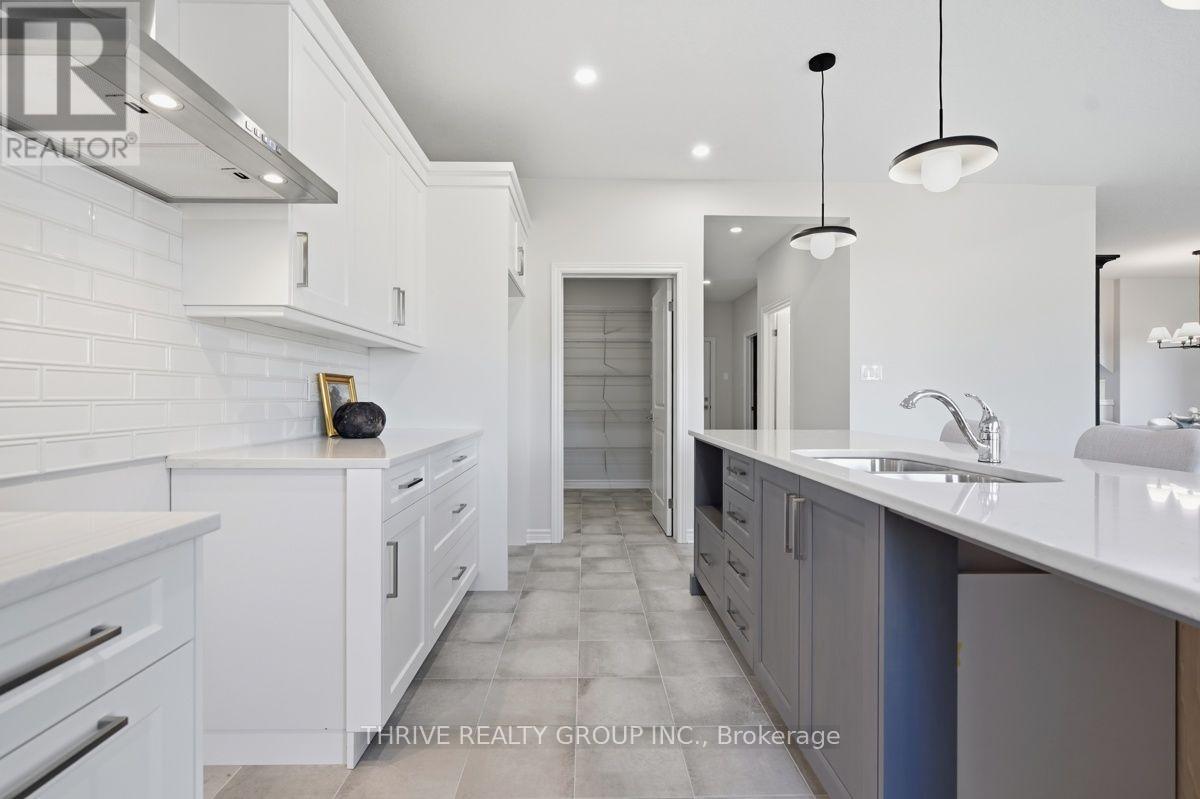 64 BASIL CRESCENT - Image 24