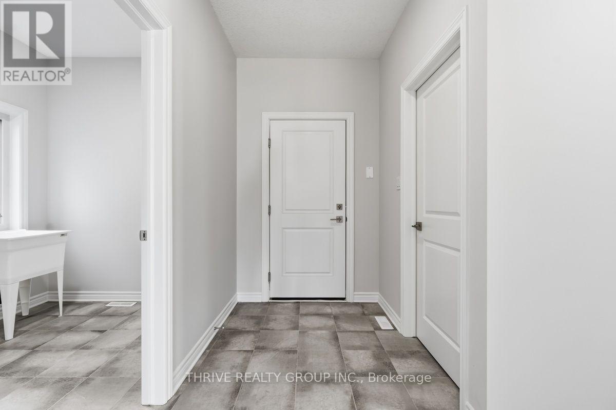 64 BASIL CRESCENT - Image 28