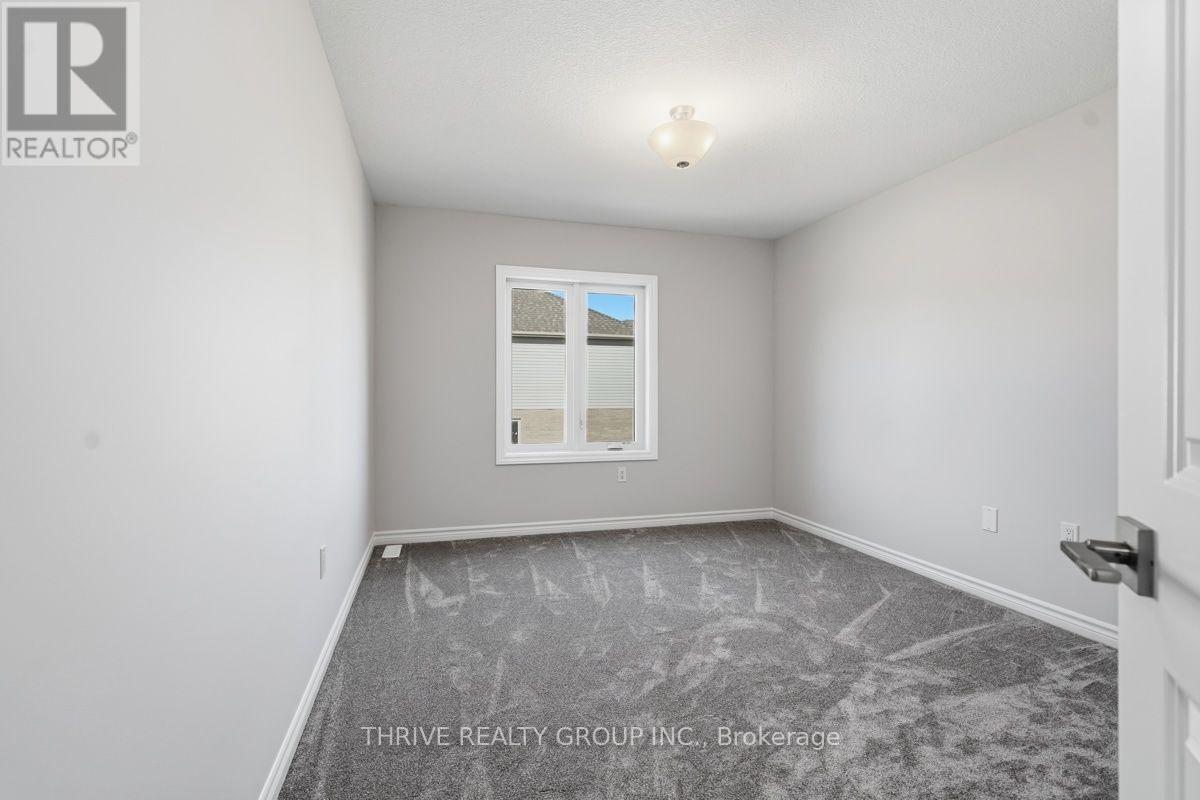 64 BASIL CRESCENT - Image 37