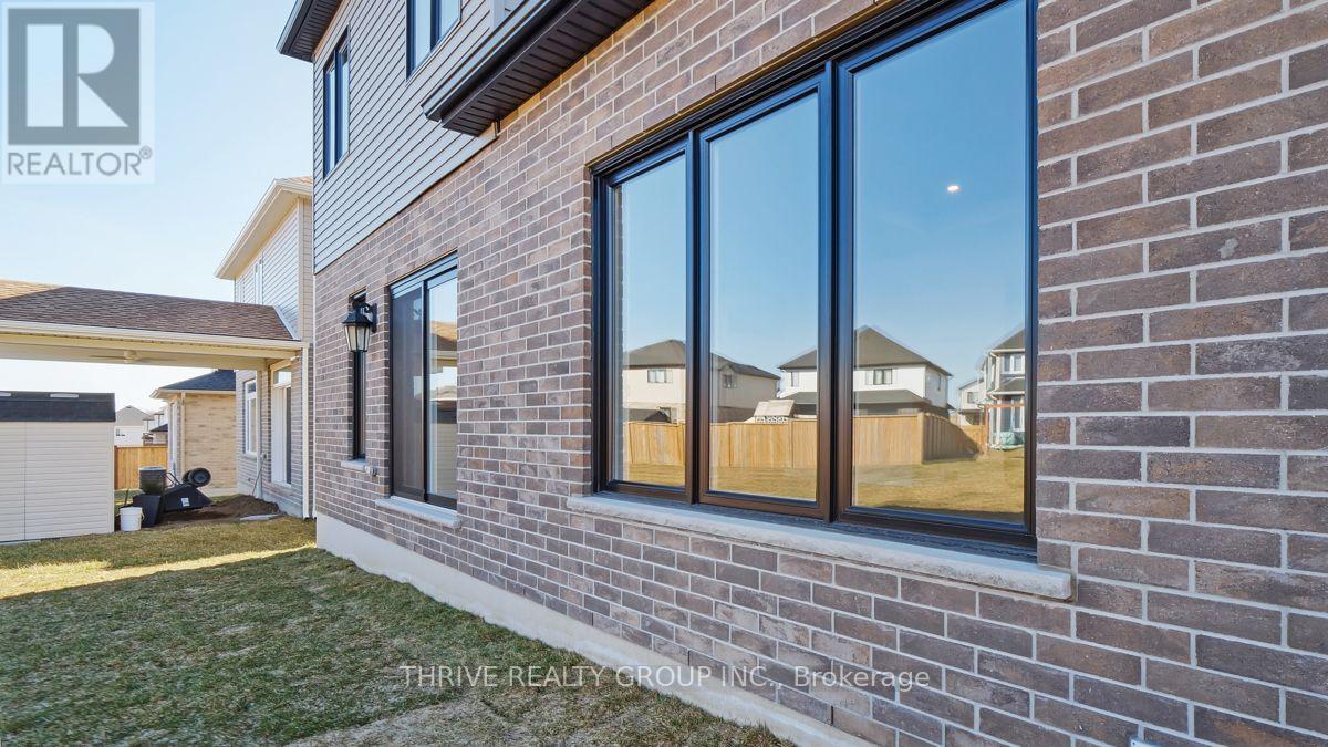 64 BASIL CRESCENT - 49