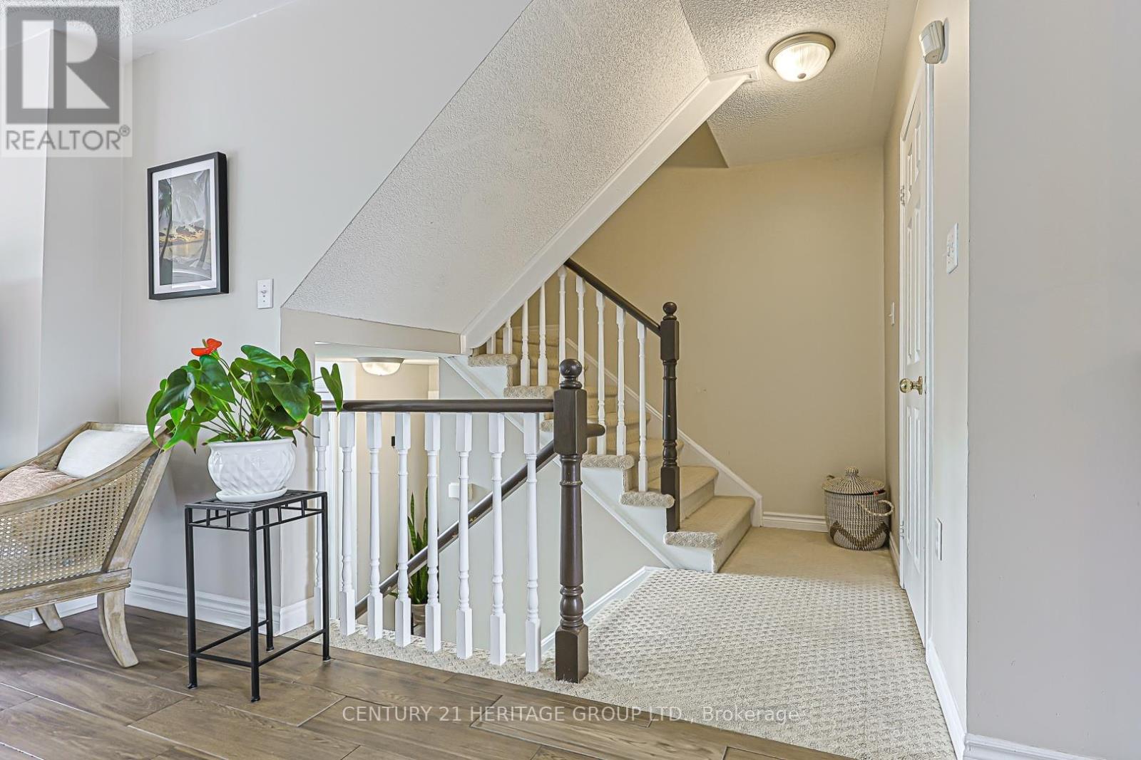 22 VILLAGE GREEN LANE - 18
