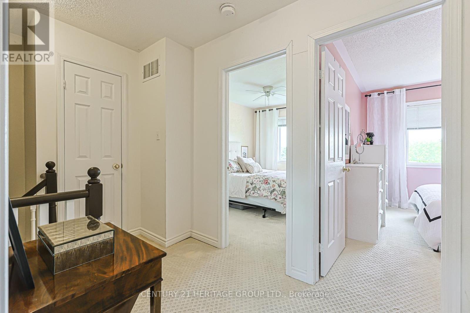 22 VILLAGE GREEN LANE - 19
