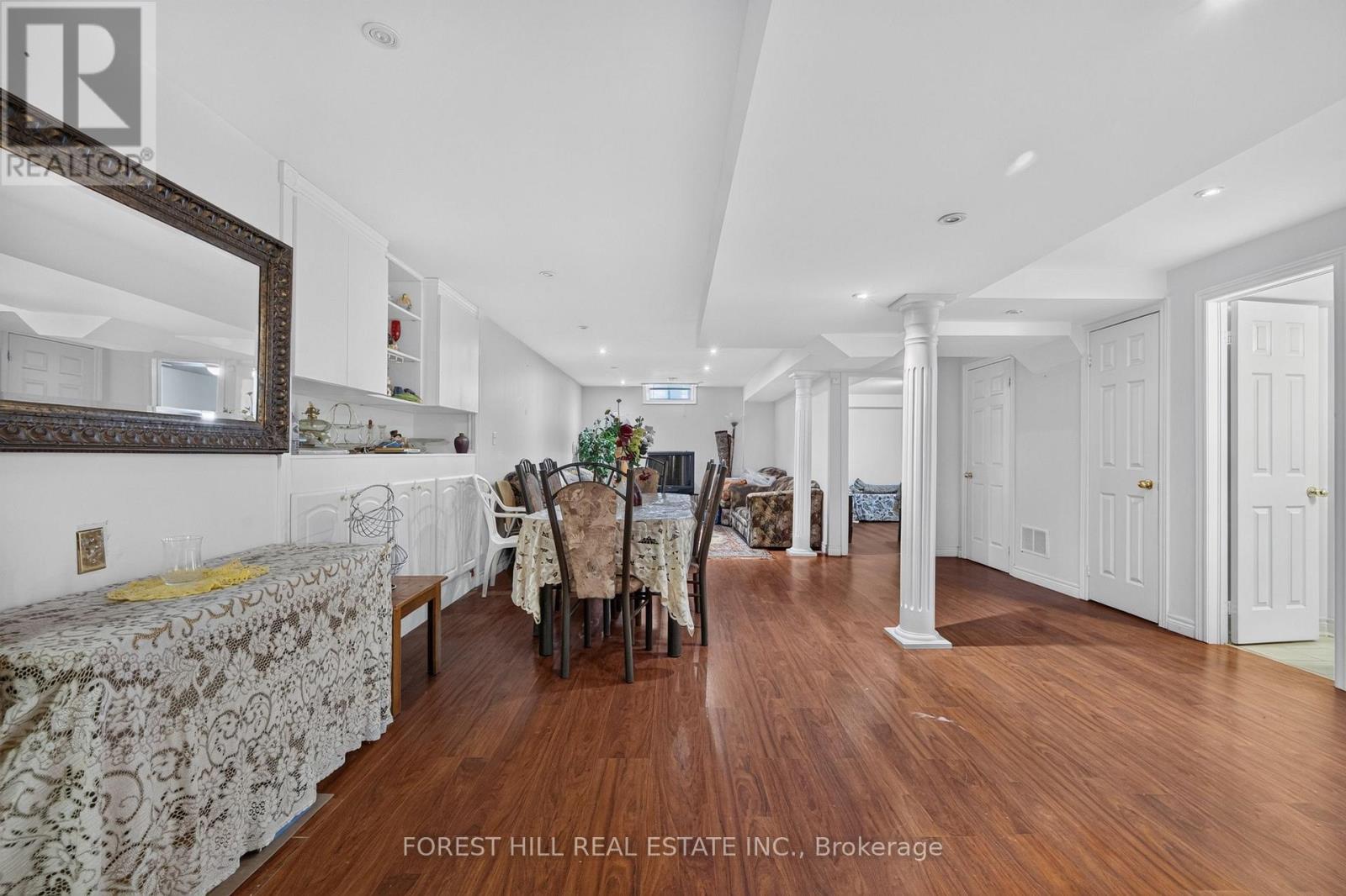2 LUDFORD DRIVE - 32