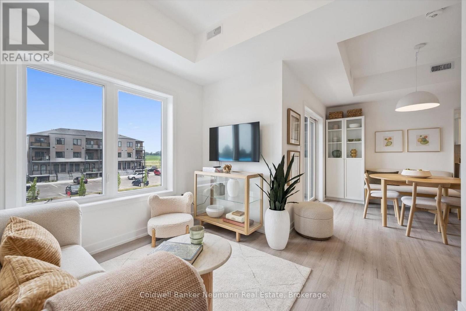#107 940 ST DAVID STREET N - 11