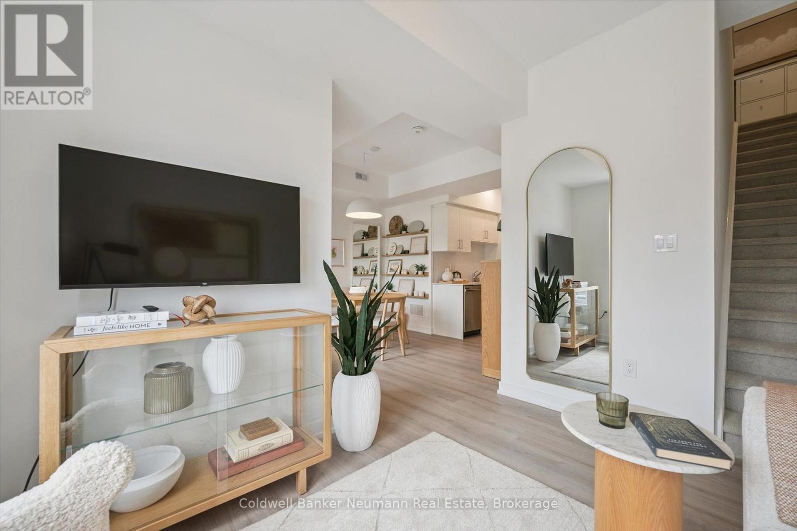 #107 940 ST DAVID STREET N - 12