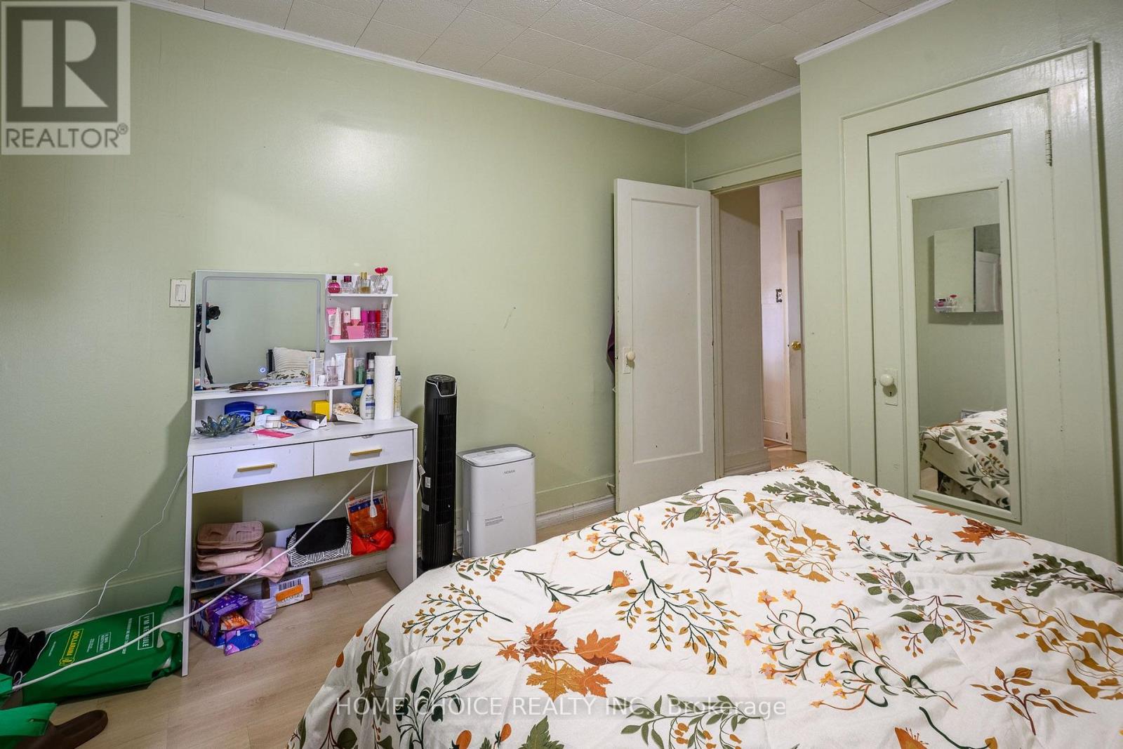 305 MAPLE STREET N - 12