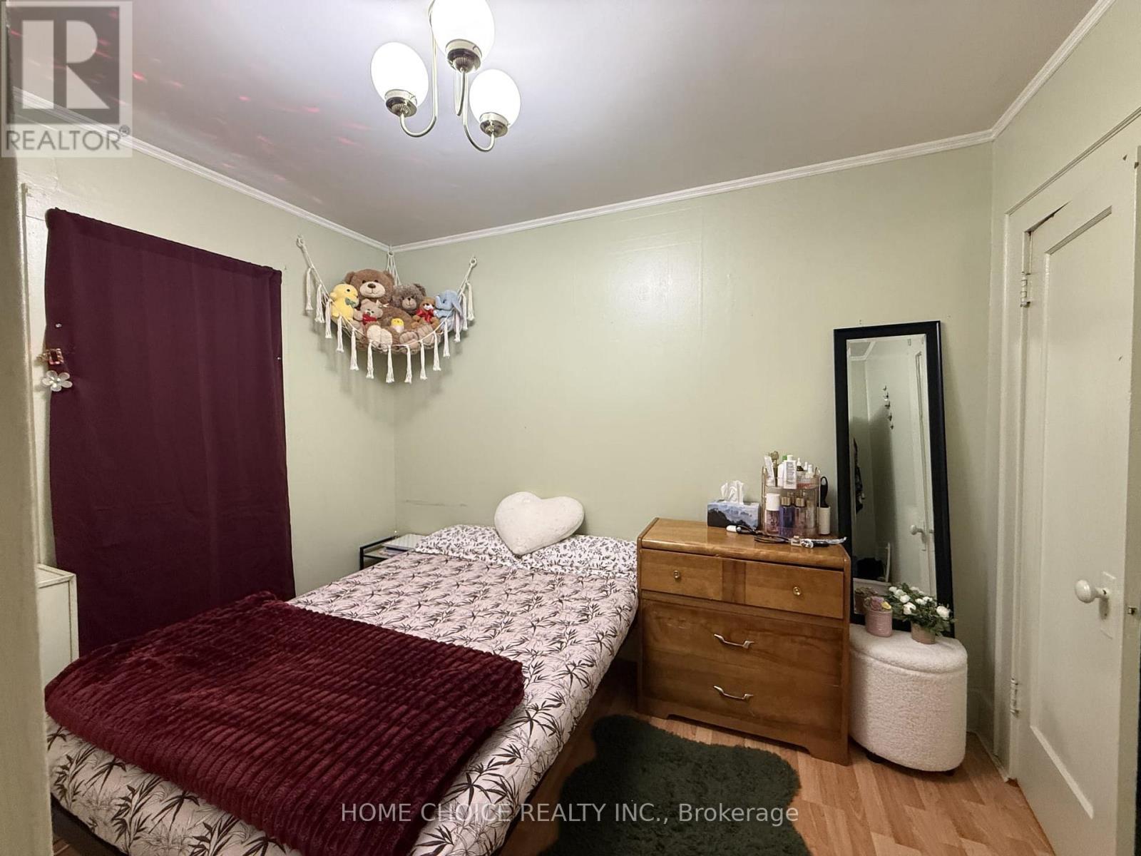 305 MAPLE STREET N - 14