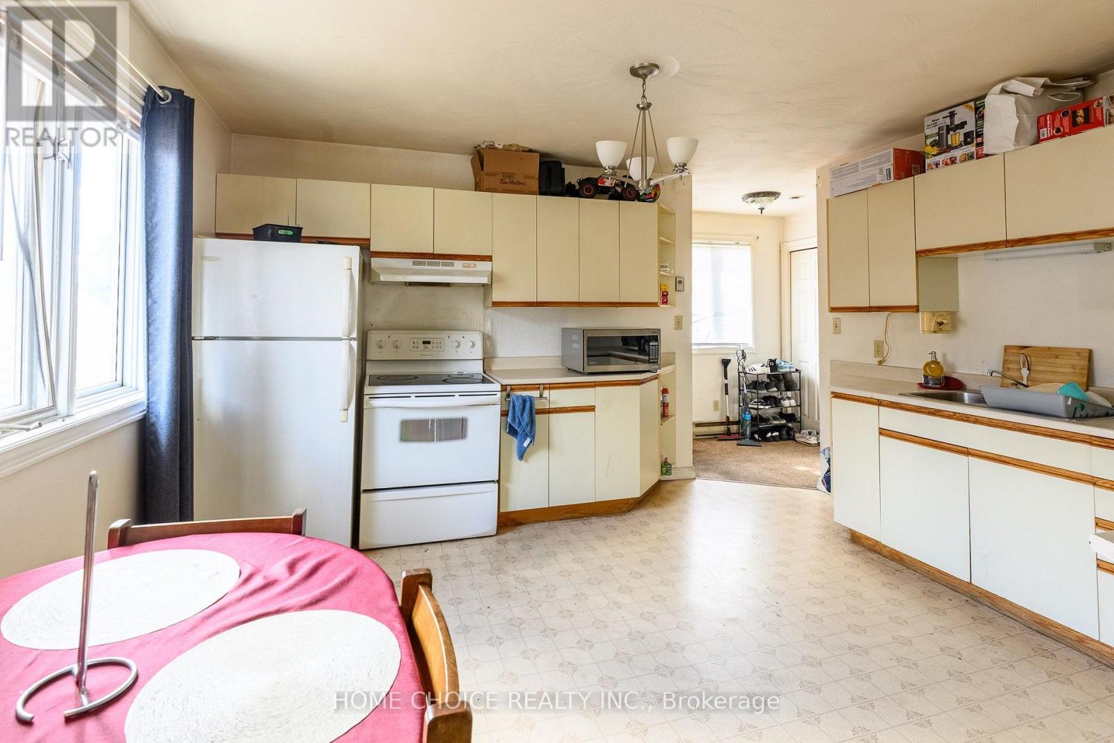 305 MAPLE STREET N - 16