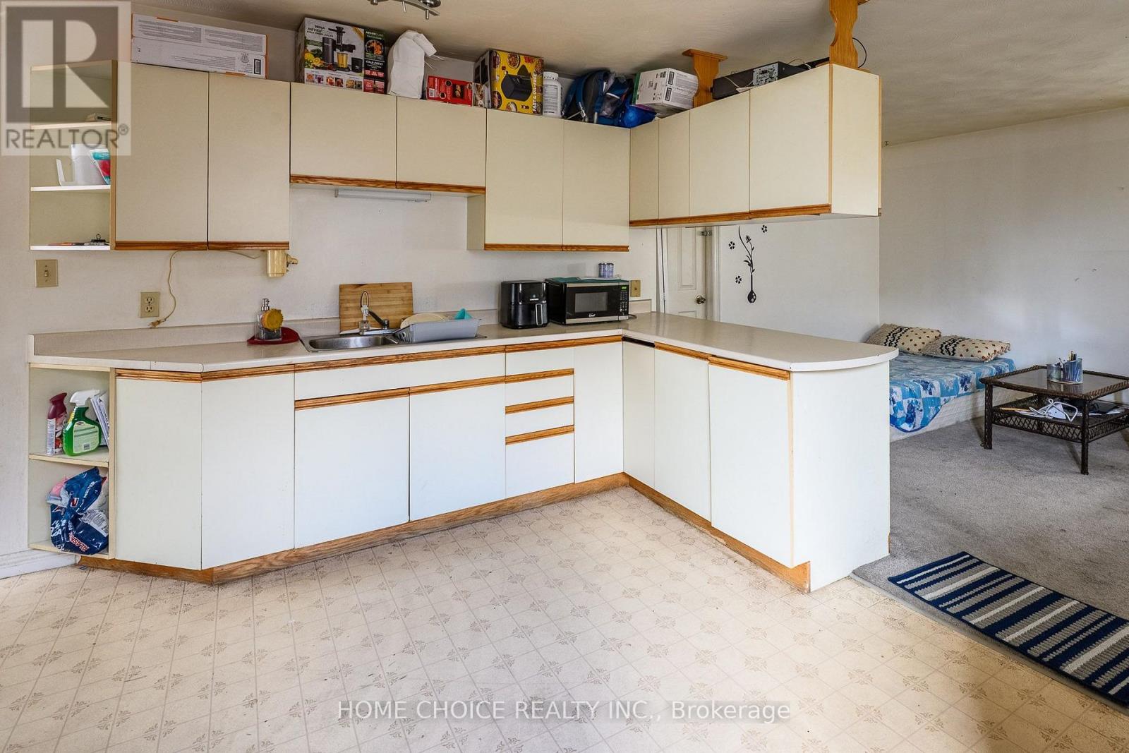 305 MAPLE STREET N - 17