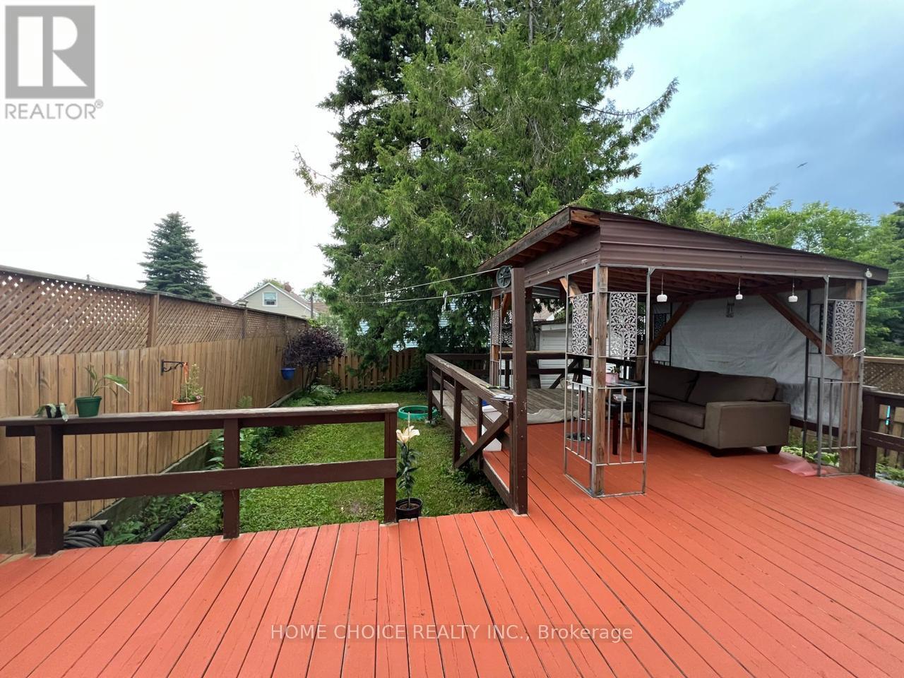 305 MAPLE STREET N - 42