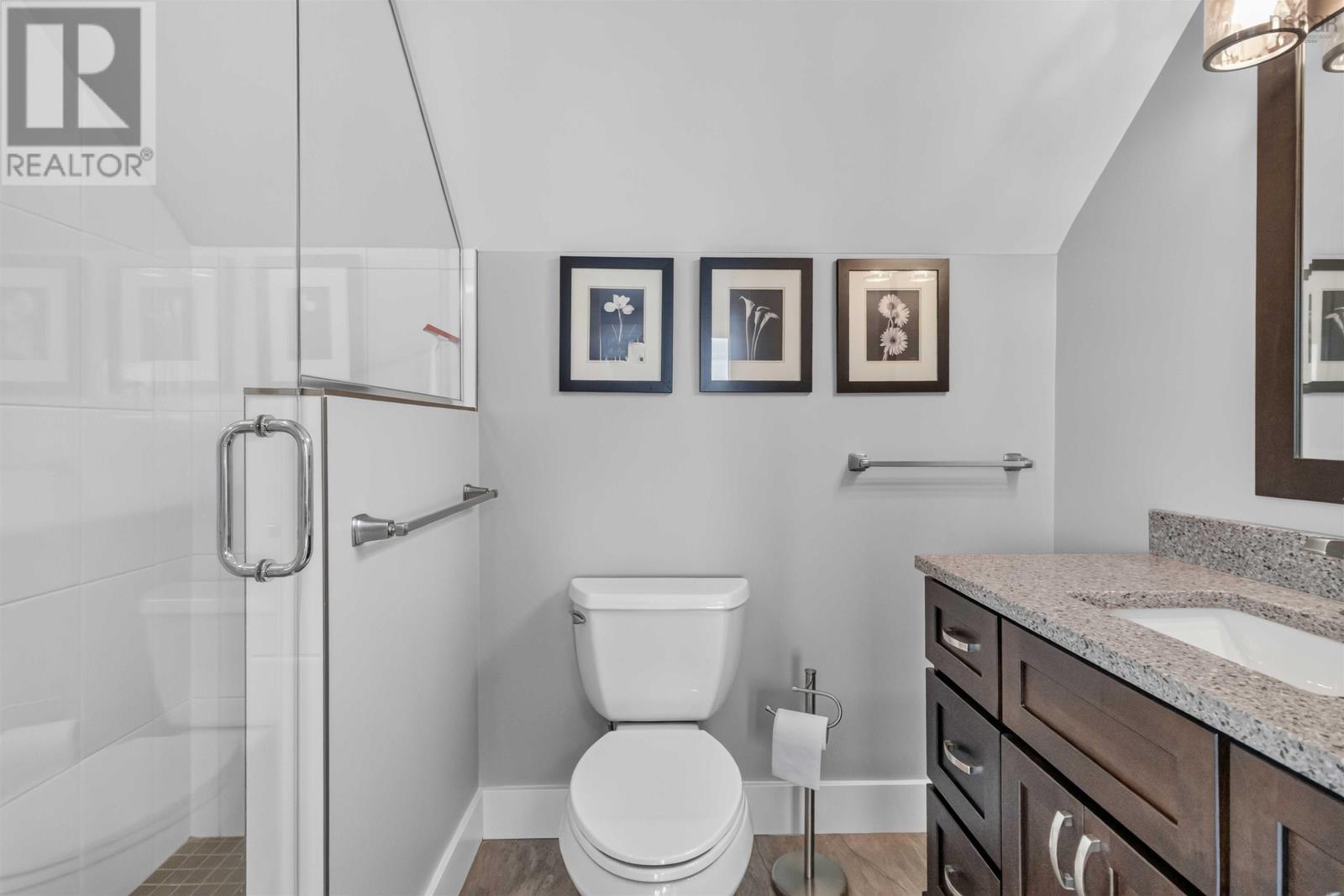 Property 38 of 51 of 170 Edgewater Drive