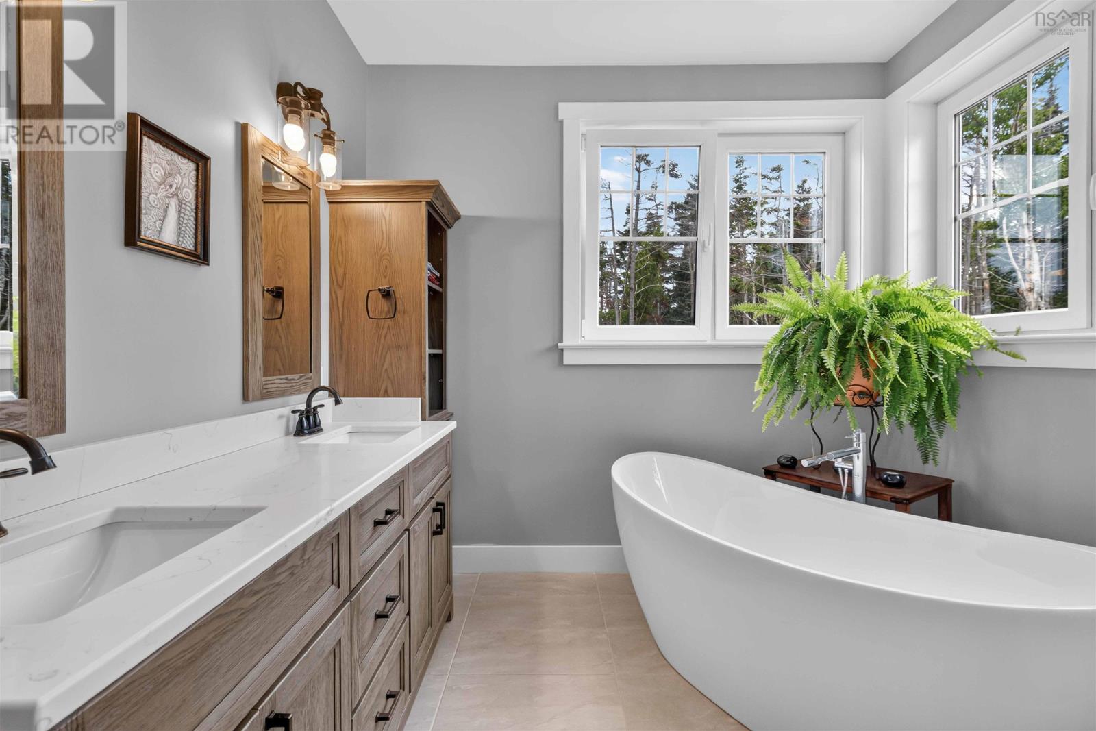 Property 26 of 51 of 170 Edgewater Drive