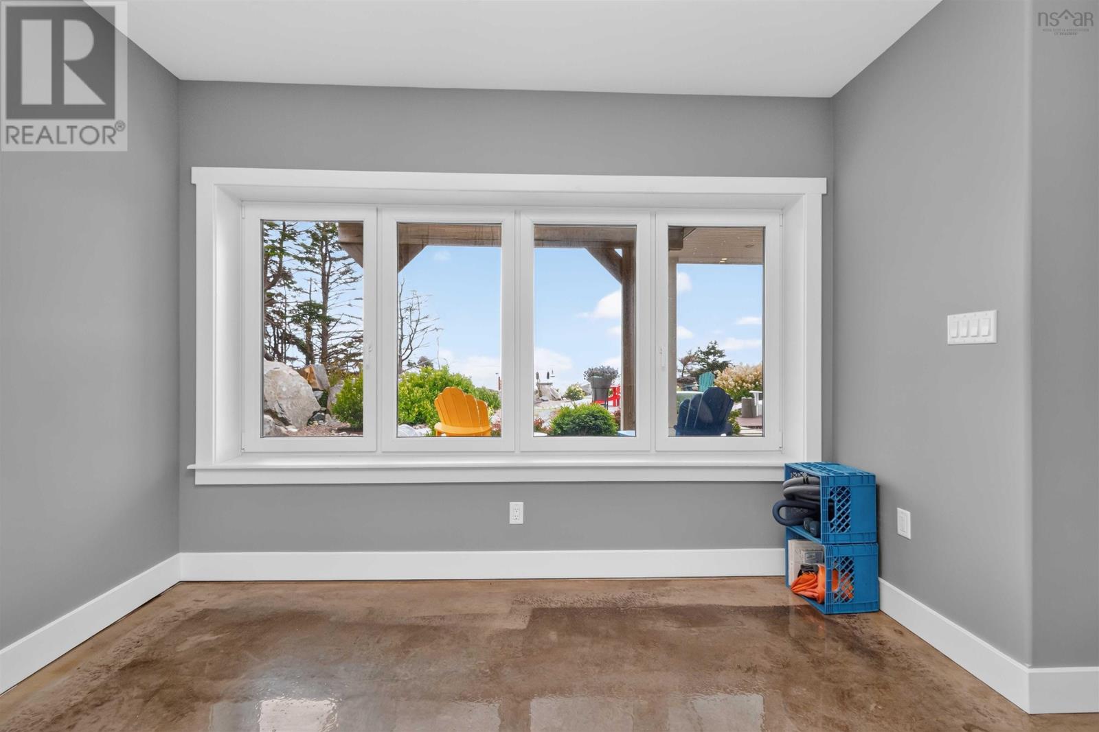 Property 36 of 51 of 170 Edgewater Drive