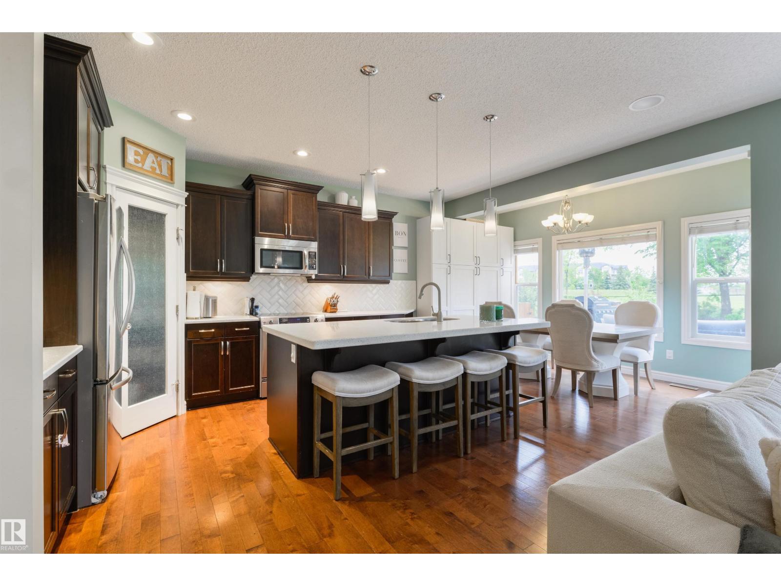 1375 113 ST SW, Rutherford (Edmonton), Edmonton photo 1