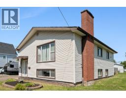 21 Spruce Street, photo 3