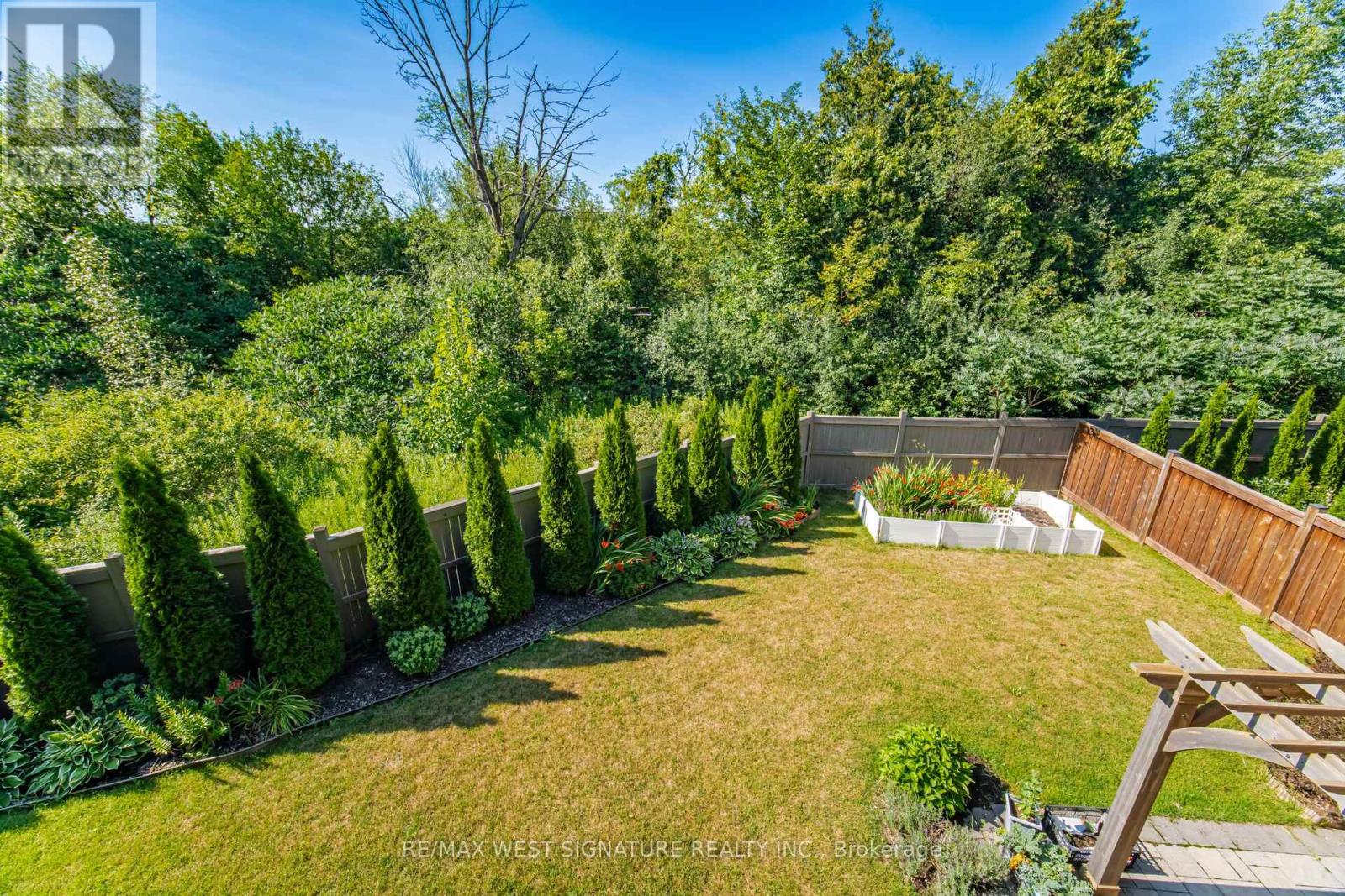 56 SIR HENRY COURT - 22