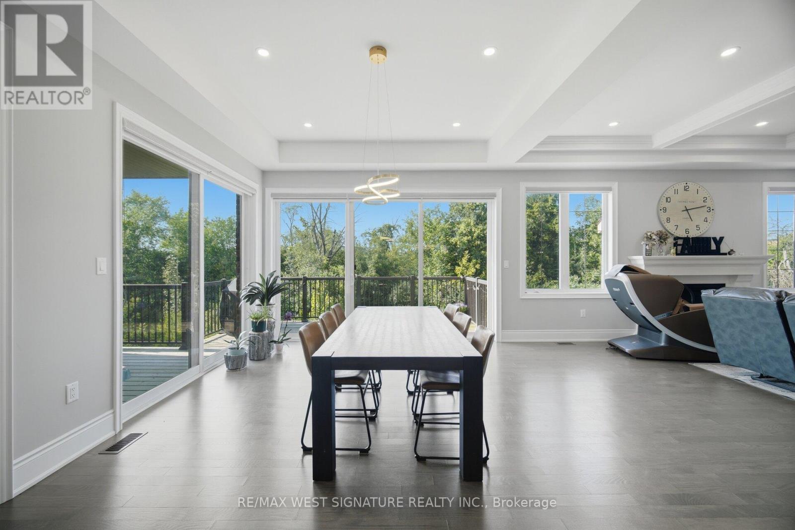 56 SIR HENRY COURT - 13