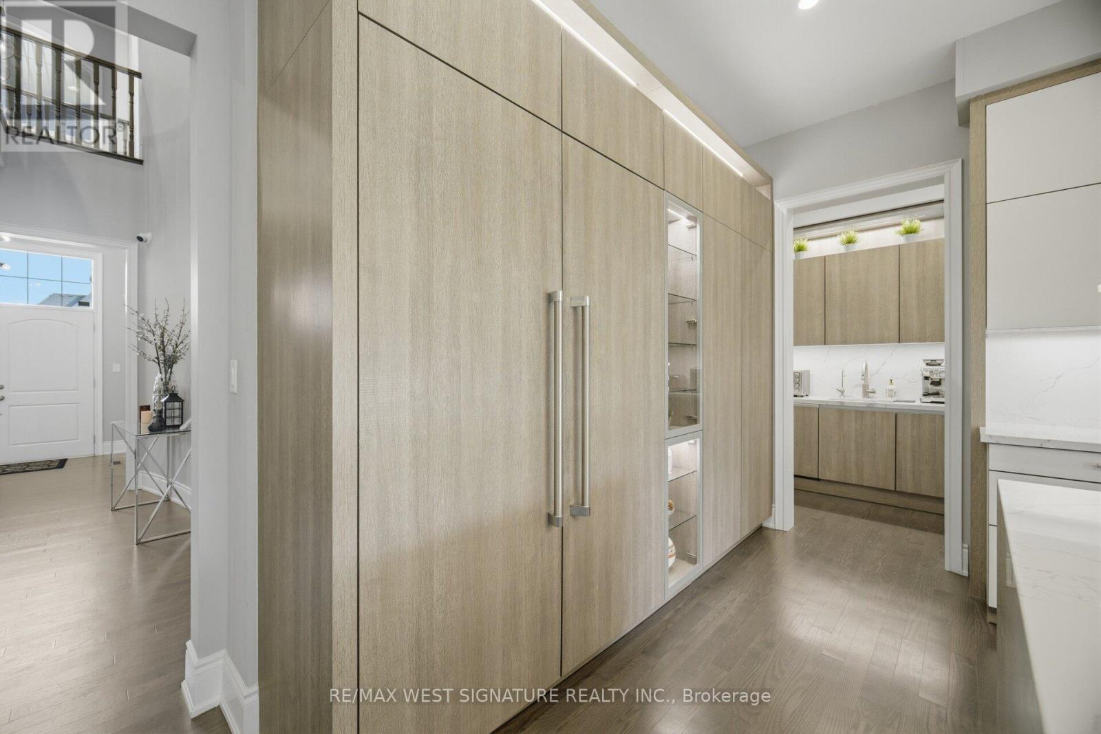56 SIR HENRY COURT - 8
