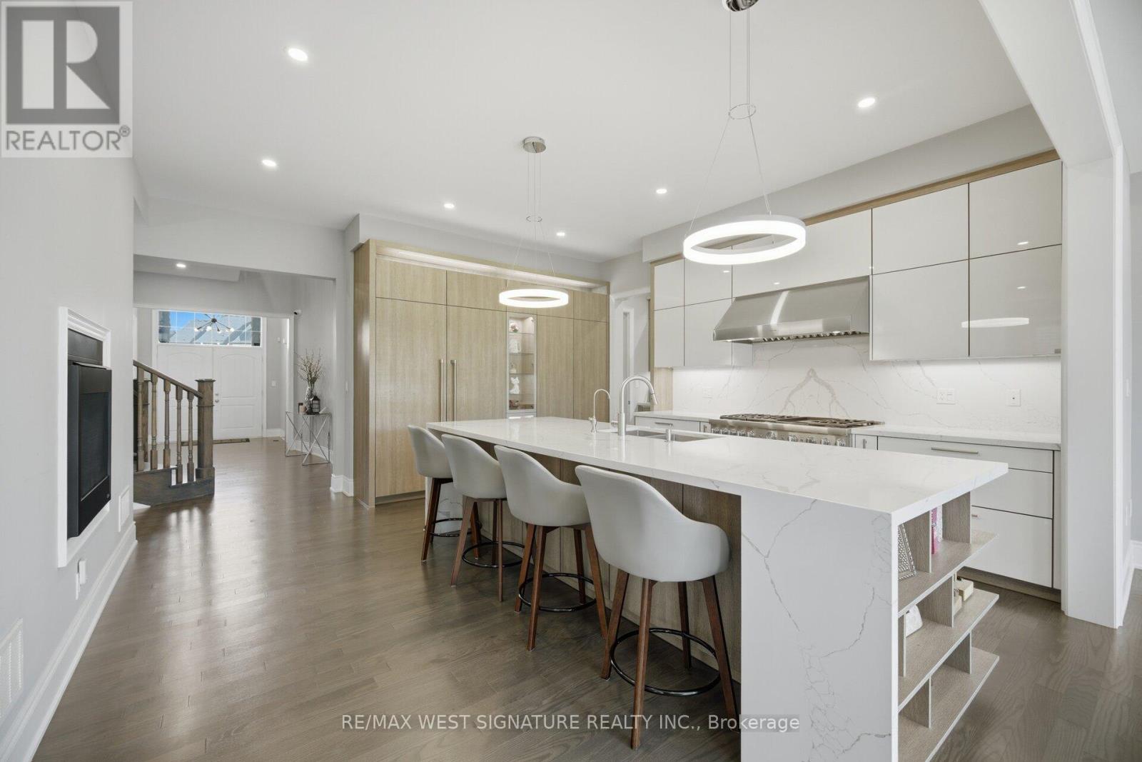 56 SIR HENRY COURT - 5