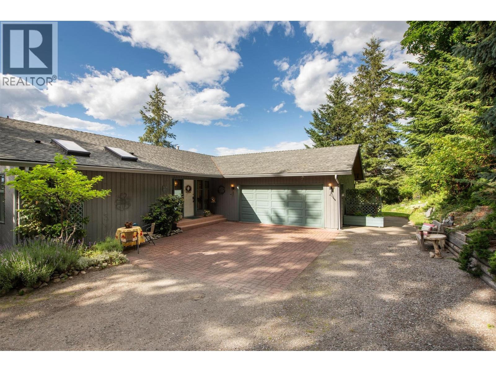 424 Edgemont Court - 13