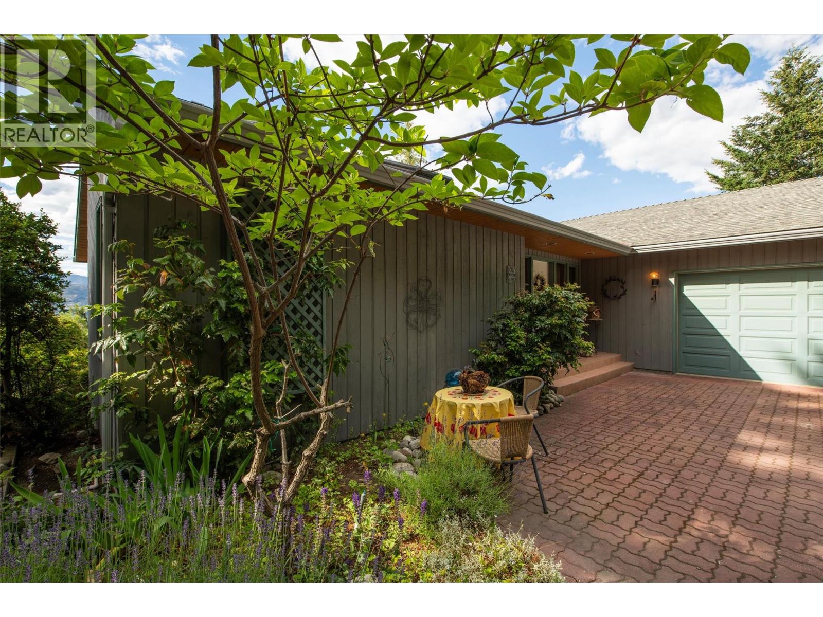  424 Edgemont Court, Kelowna