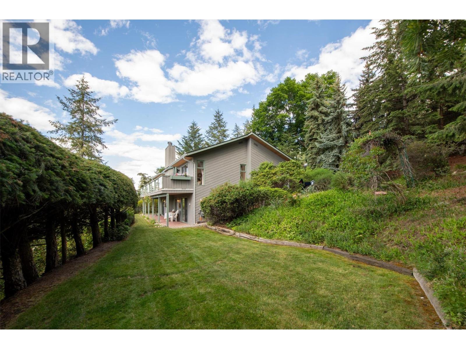 424 Edgemont Court - 55