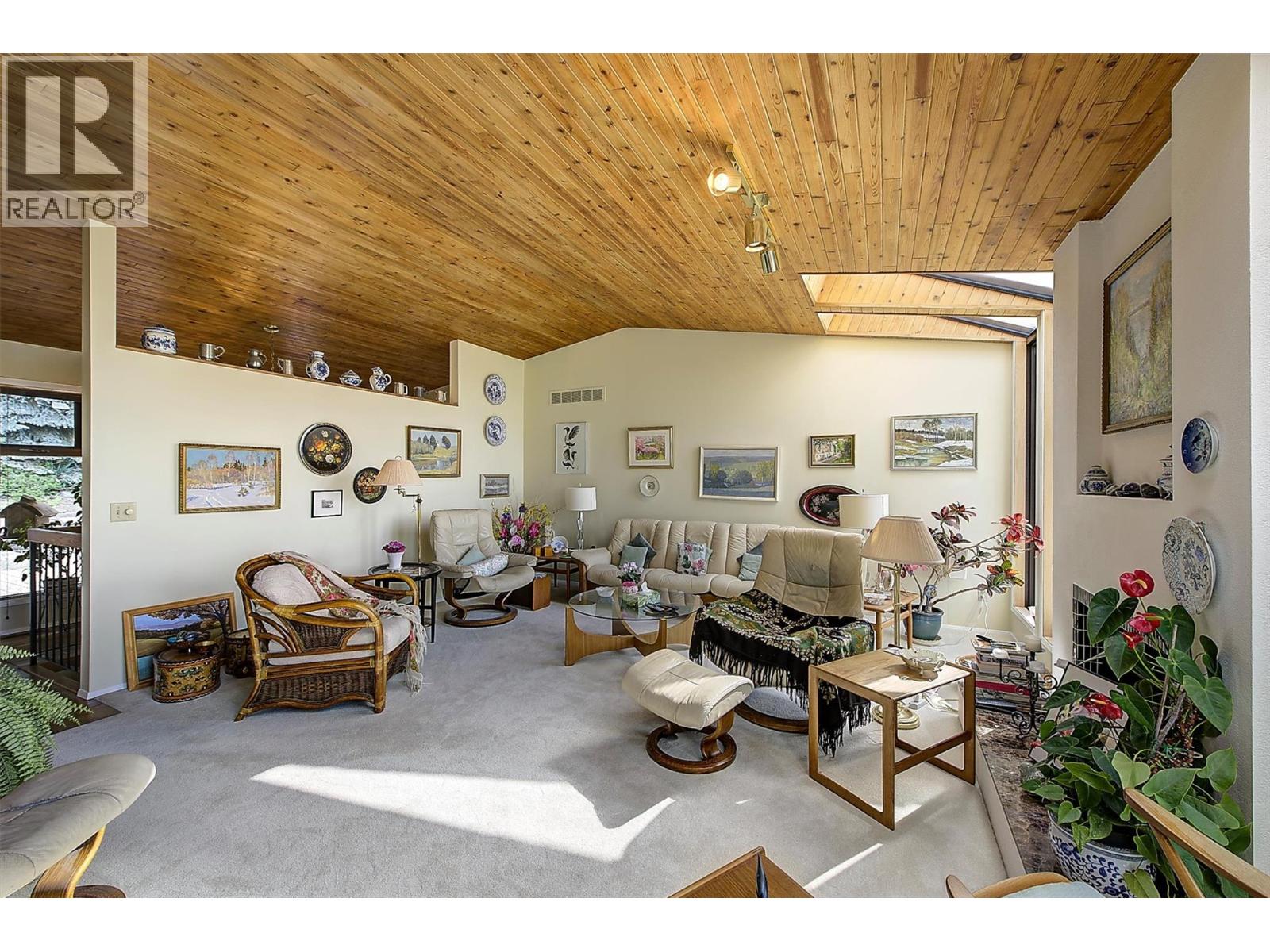 424 Edgemont Court - 17
