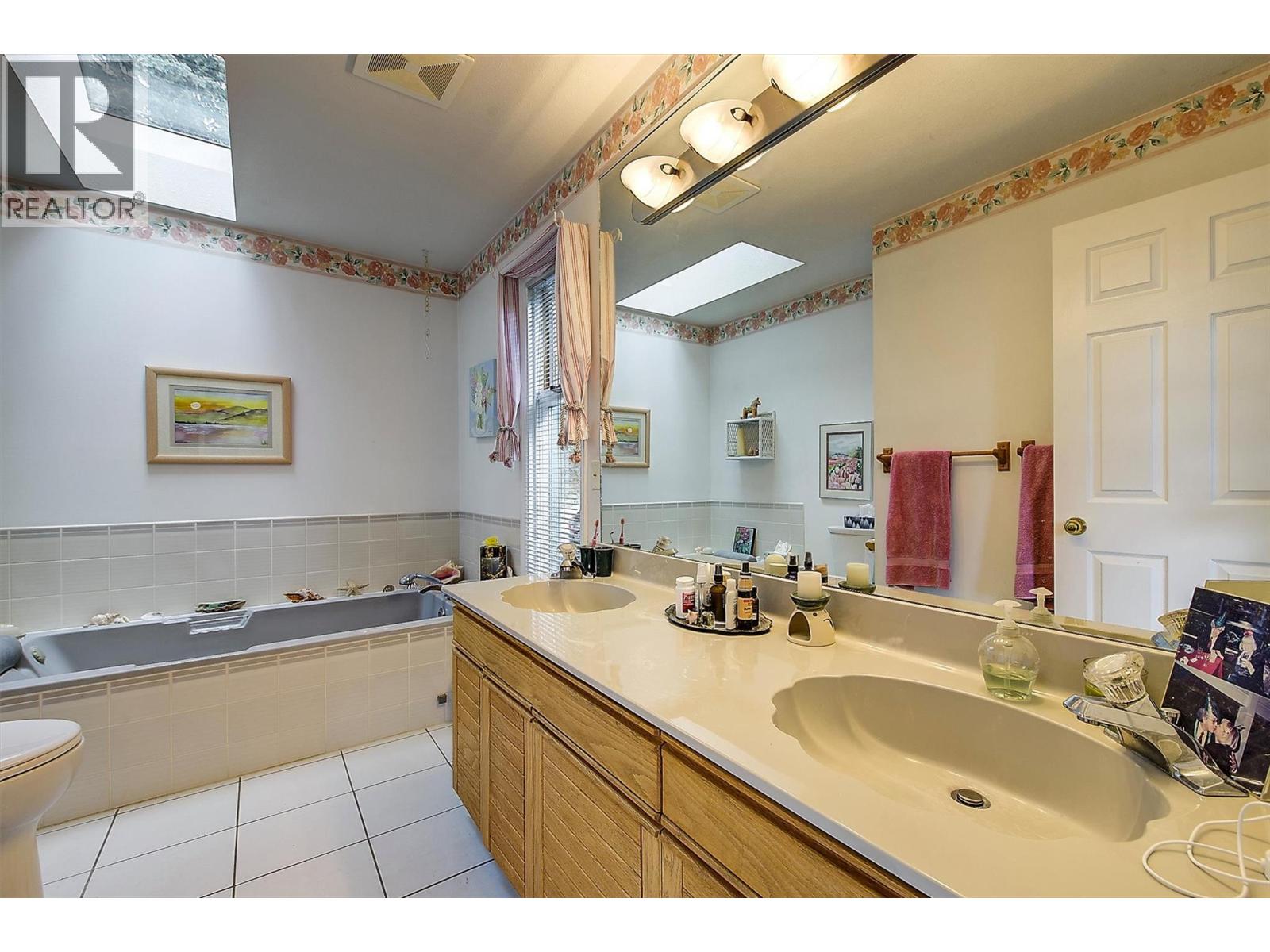  424 Edgemont Court, Kelowna