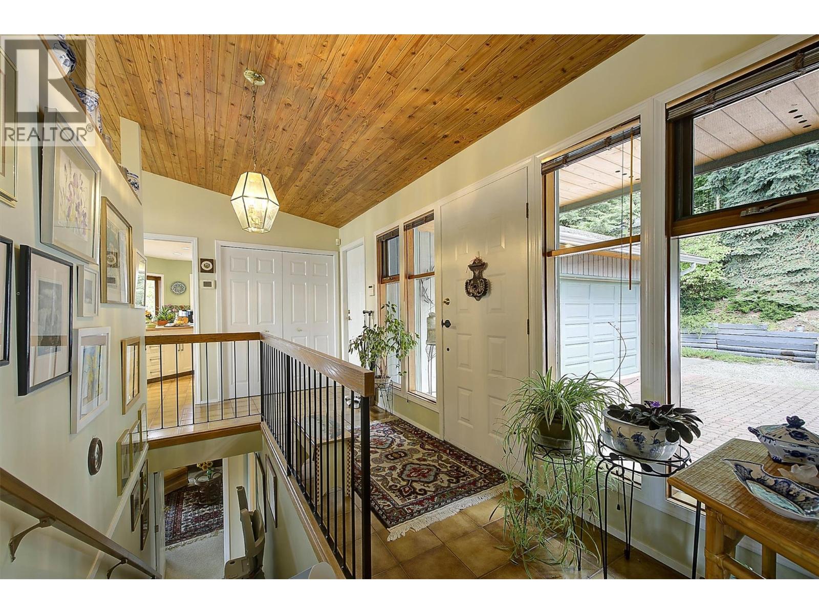  424 Edgemont Court, Kelowna