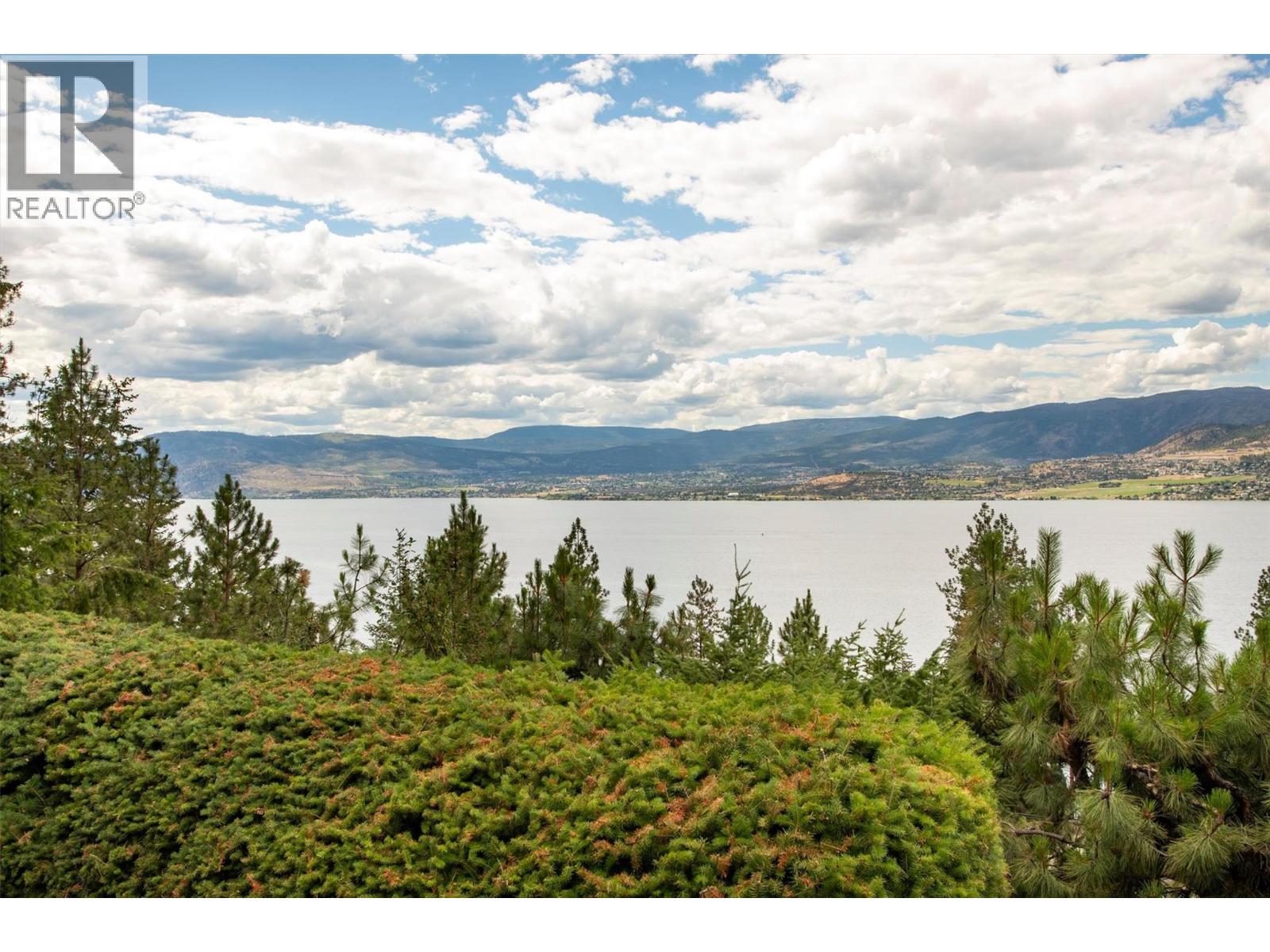  424 Edgemont Court, Kelowna