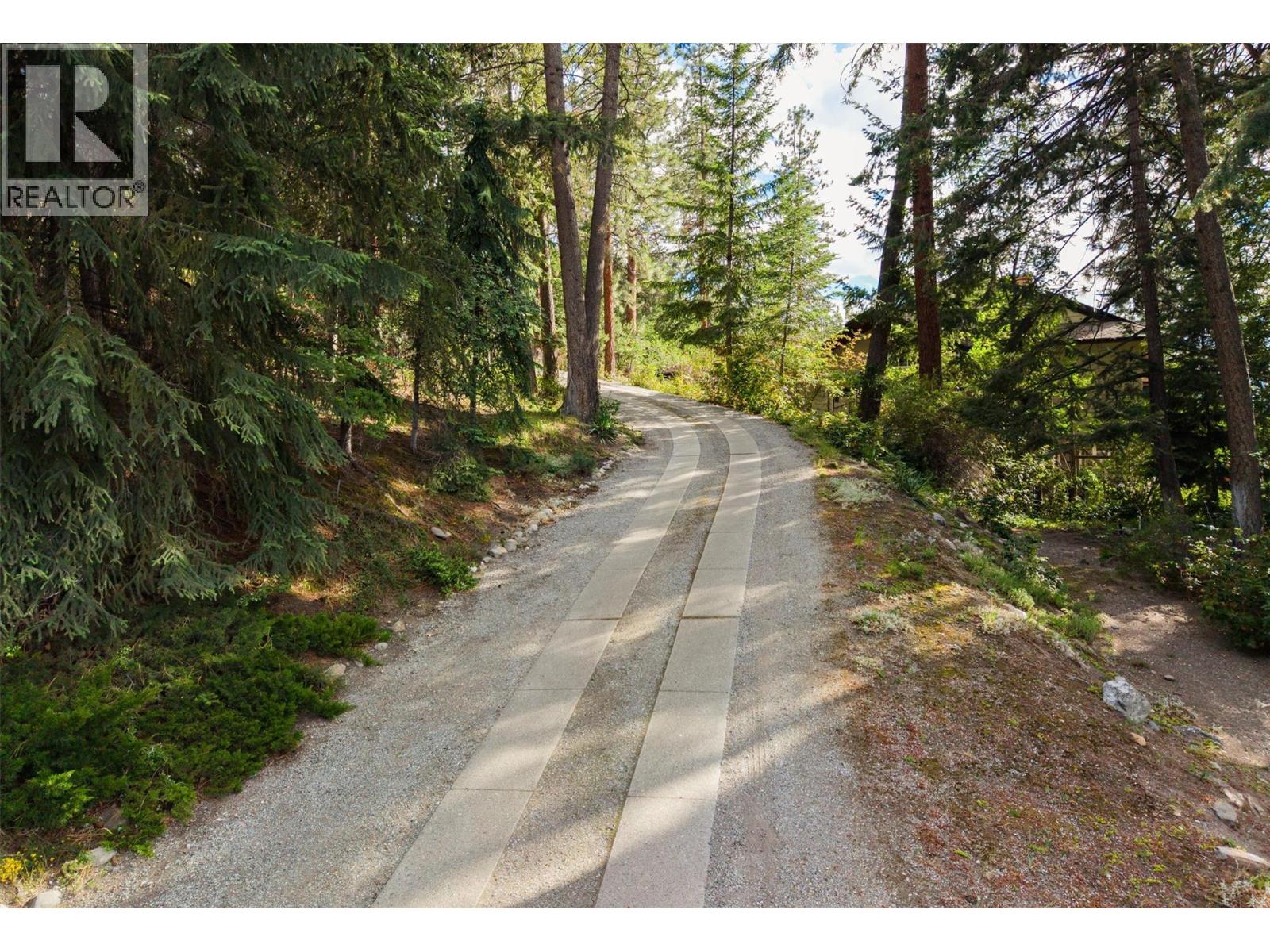 424 Edgemont Court - 9