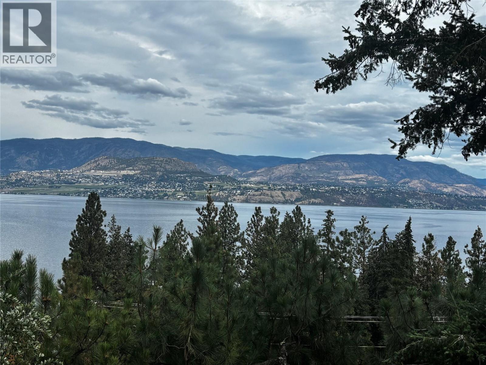  424 Edgemont Court, Kelowna