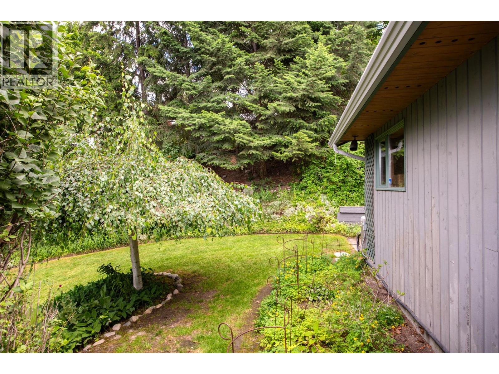  424 Edgemont Court, Kelowna