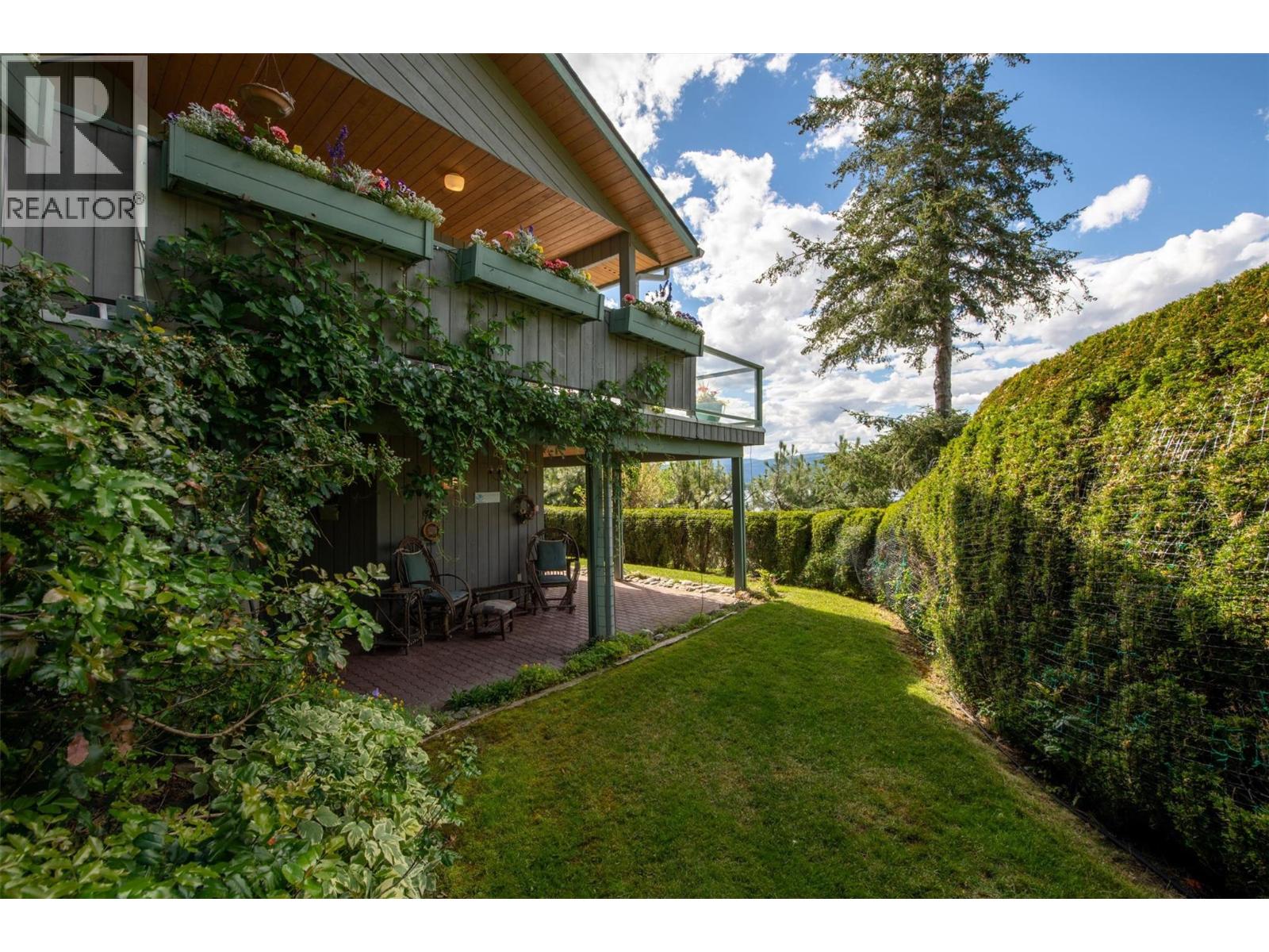  424 Edgemont Court, Kelowna