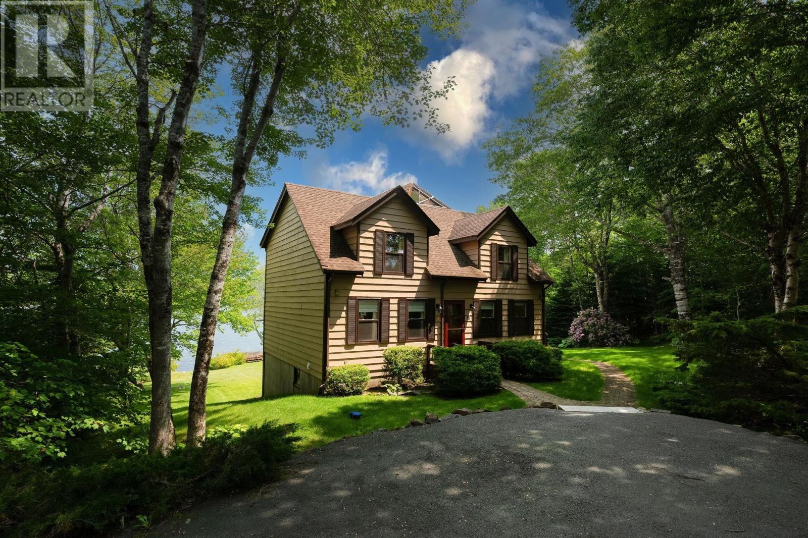 9 Lakewood Drive