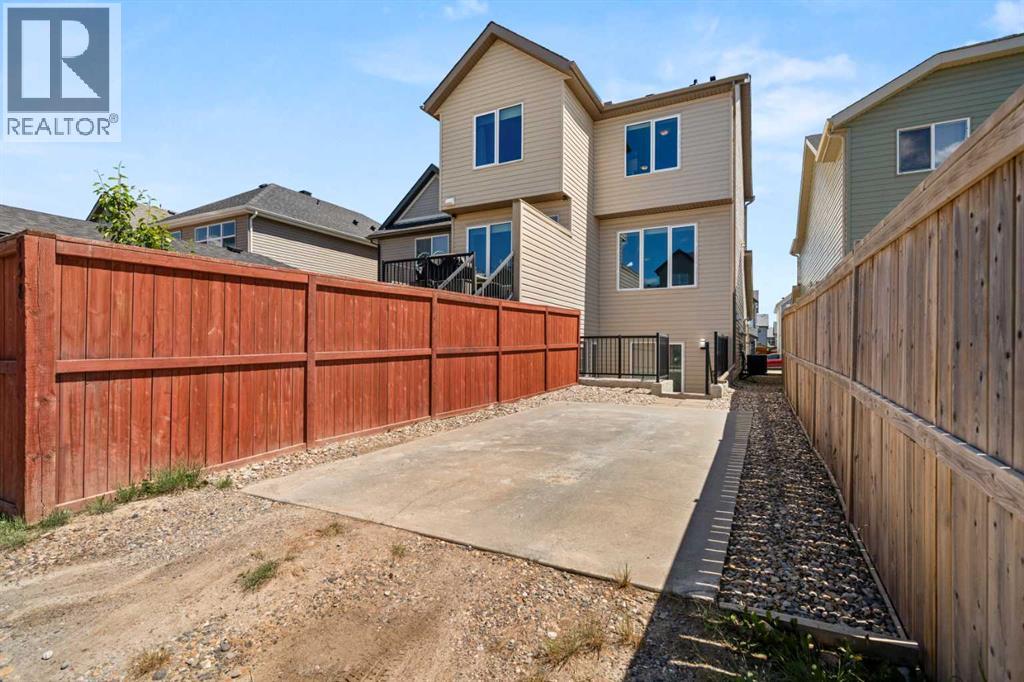 158 Skyview Point Crescent NE - 34