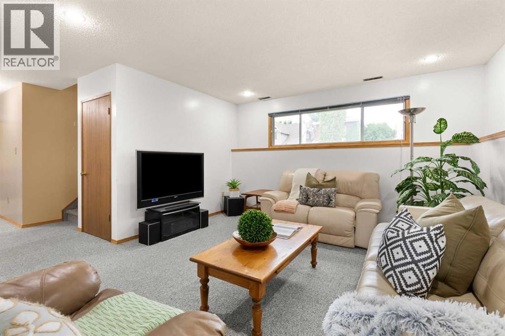 447 8 Street SE - 29