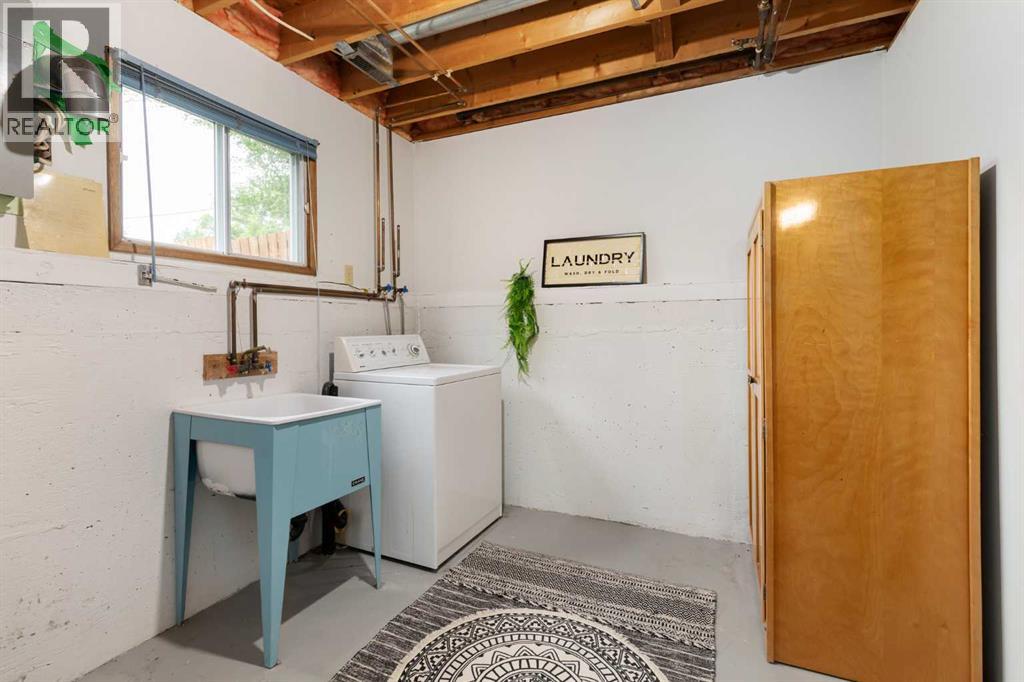447 8 Street SE - Image 38