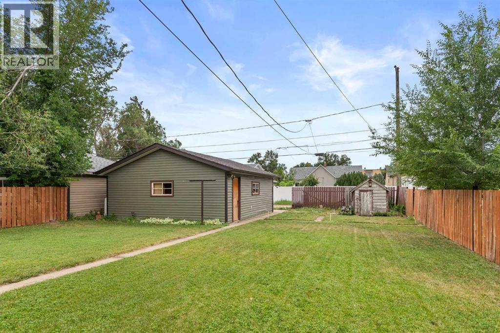 447 8 Street SE - Image 40