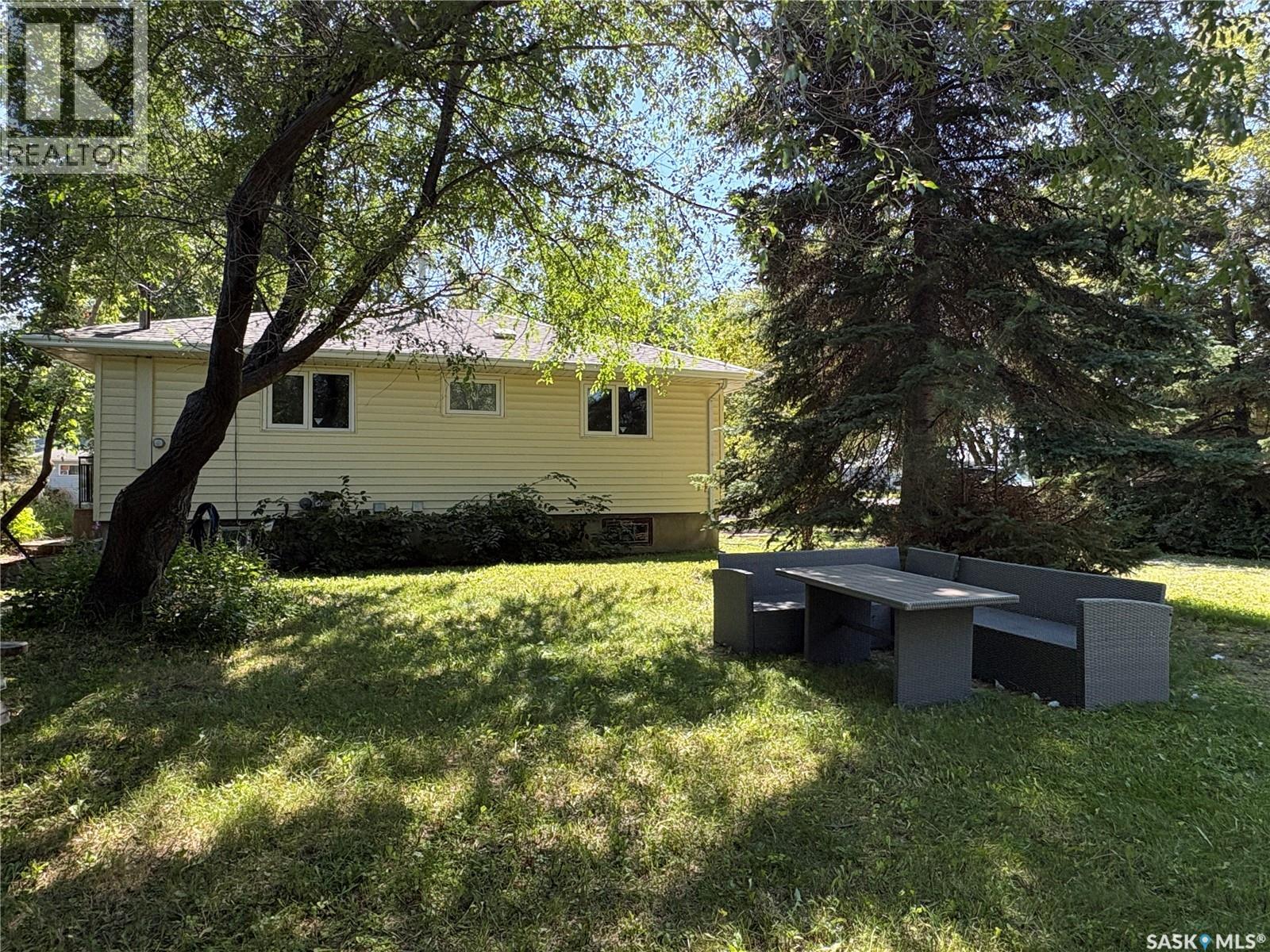 16 29th STREET E - Image 20