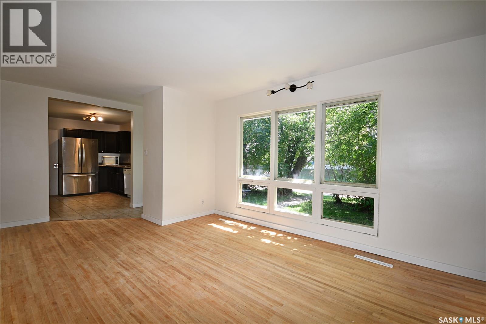 16 29th STREET E - 5