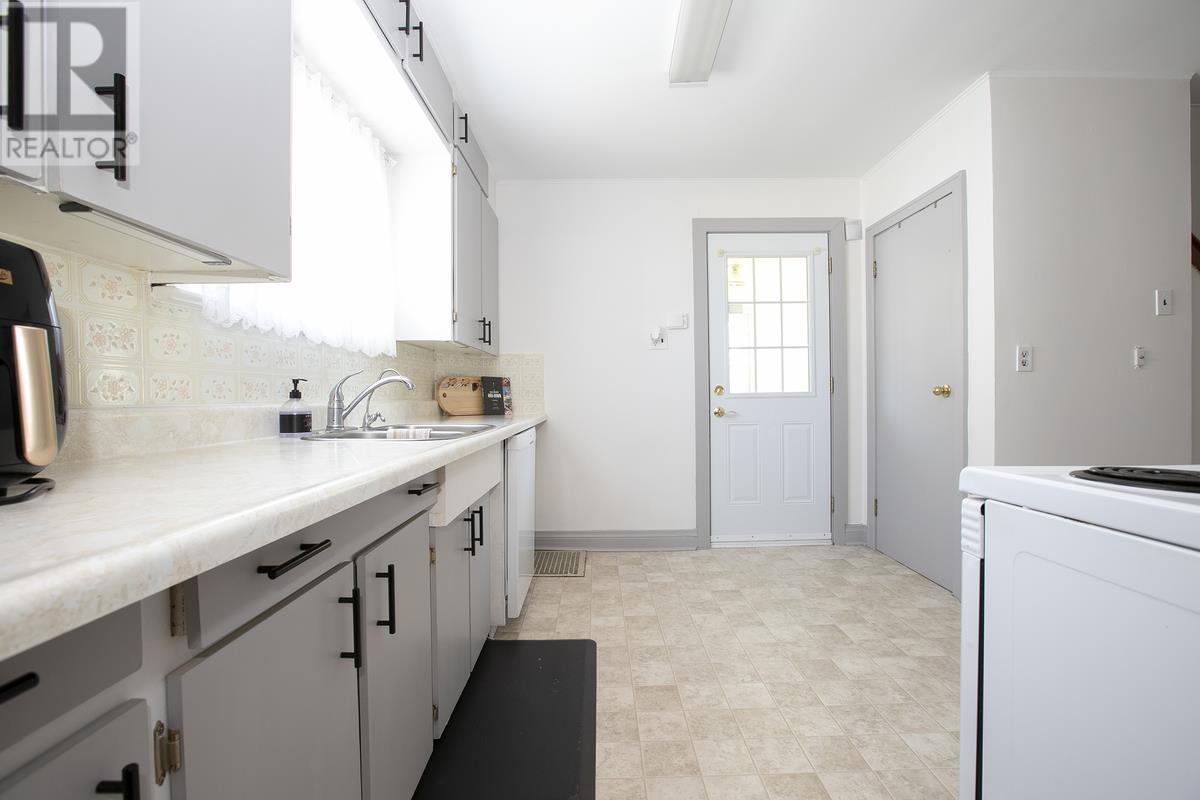458 North ST - 23