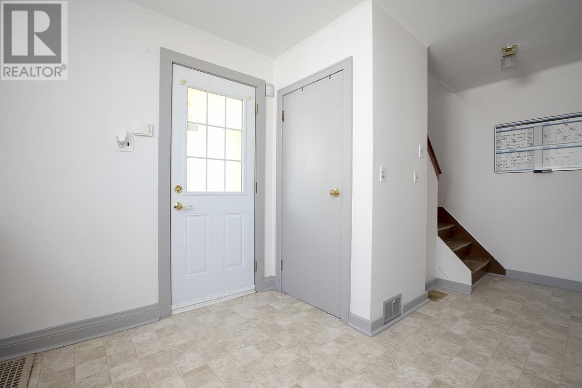 458 North ST - 27