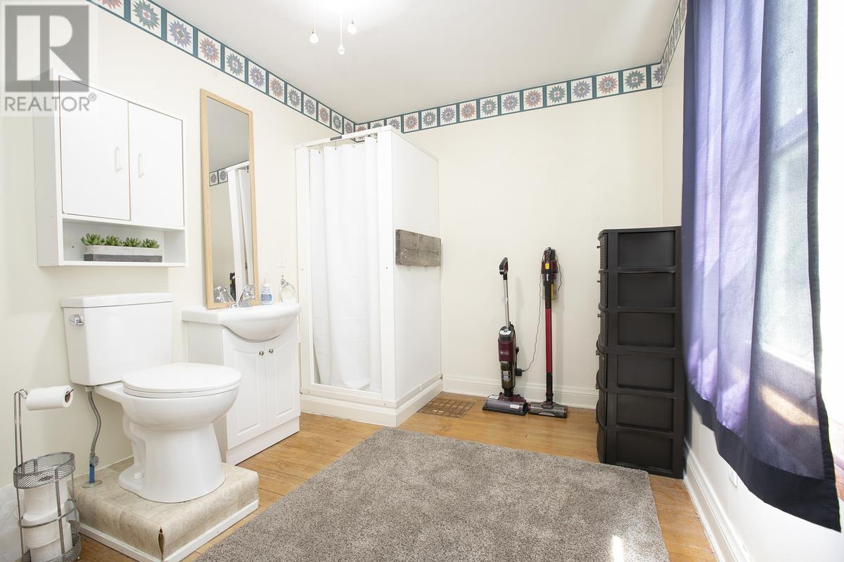 458 North ST - 29