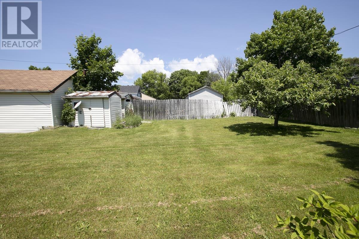 458 North ST - 11